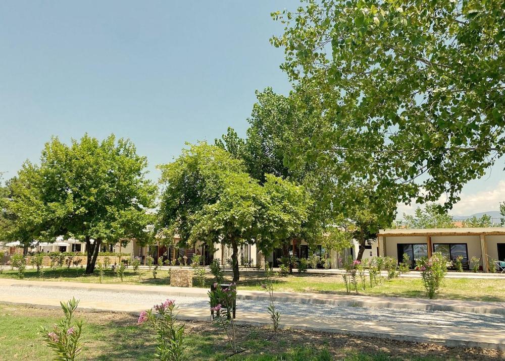 Ofrínion Mareleon Camping מראה חיצוני תמונה